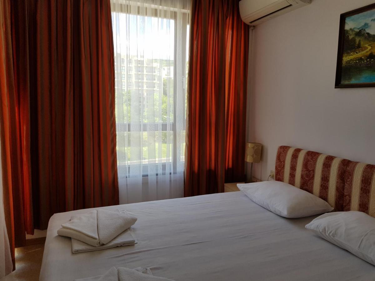 Golden Sands Rentals Apartments Экстерьер фото
