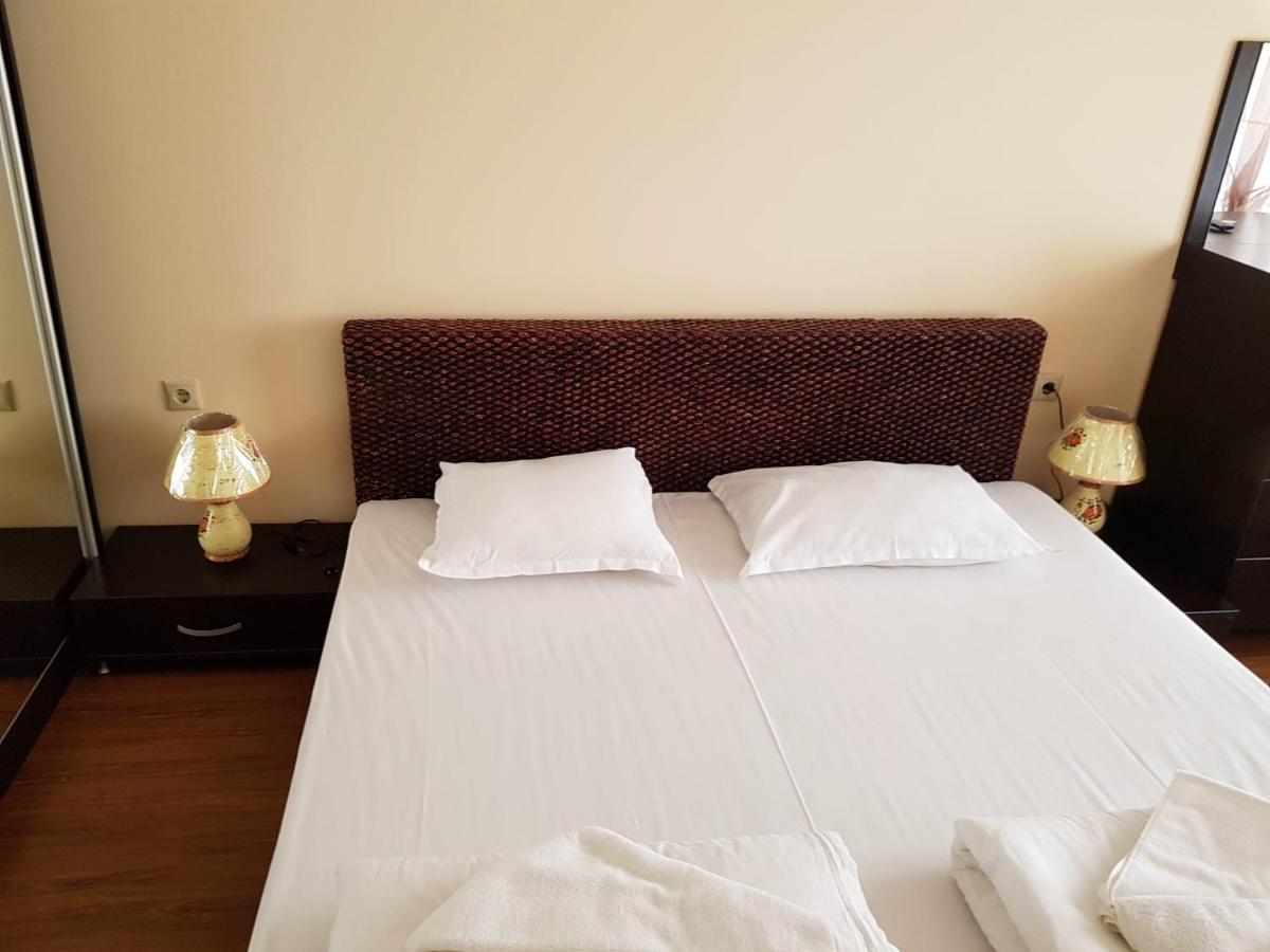 Golden Sands Rentals Apartments Экстерьер фото