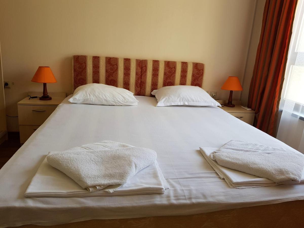 Golden Sands Rentals Apartments Экстерьер фото