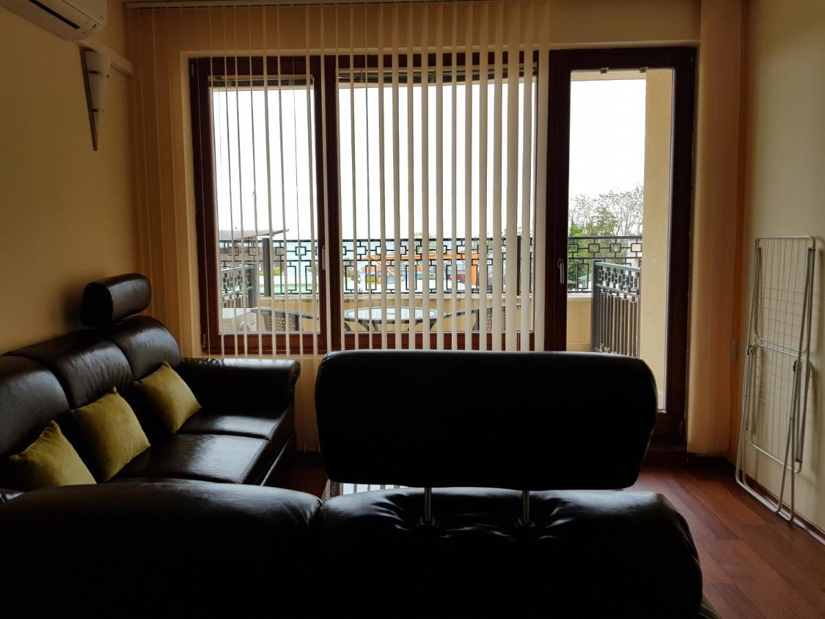 Golden Sands Rentals Apartments Экстерьер фото